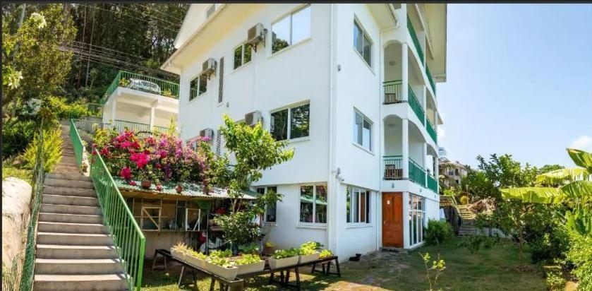 Manfiyo Guest House Anse Boileau Exterior foto